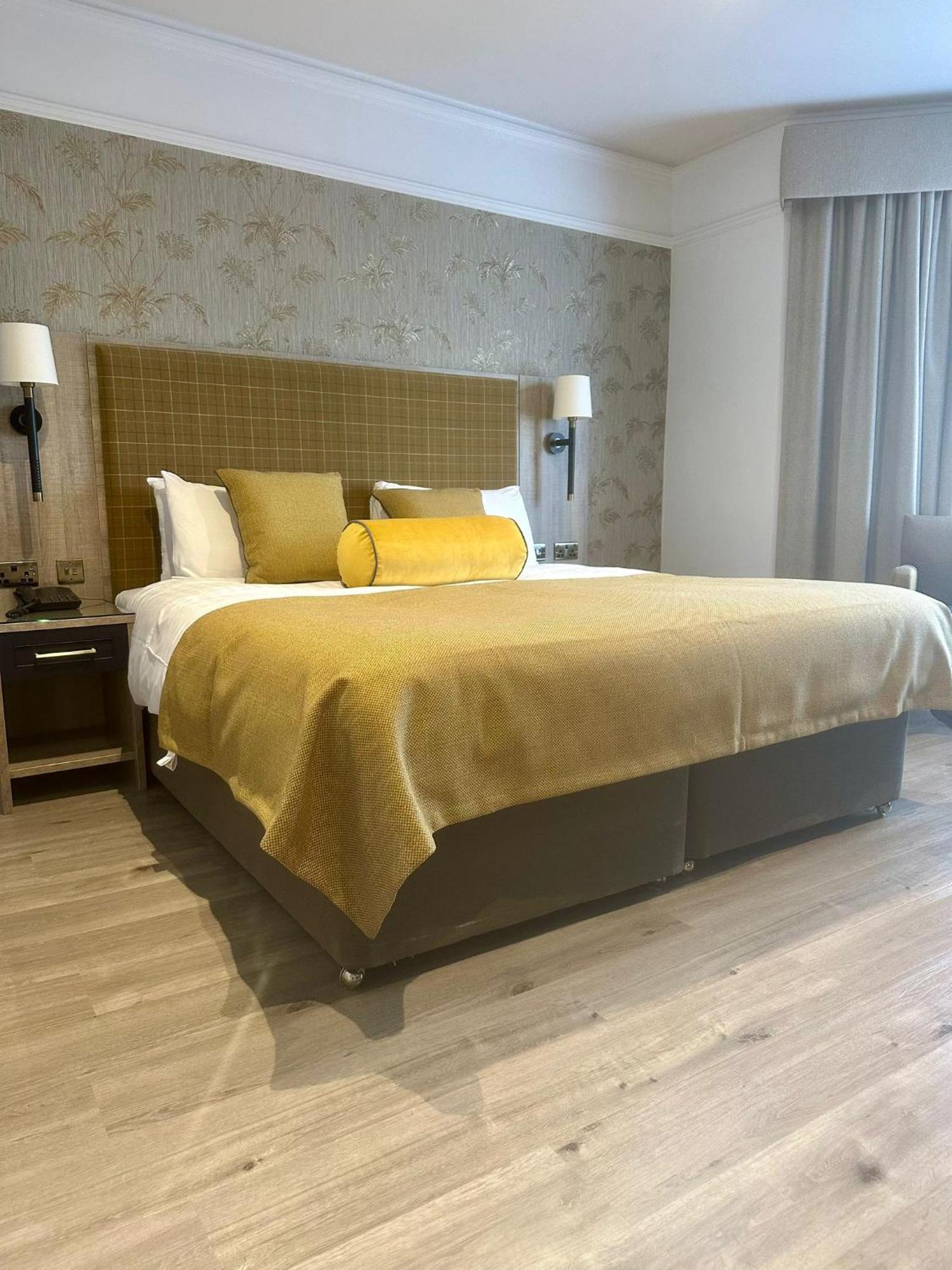 Hotel Coco Филикстоу Экстерьер фото