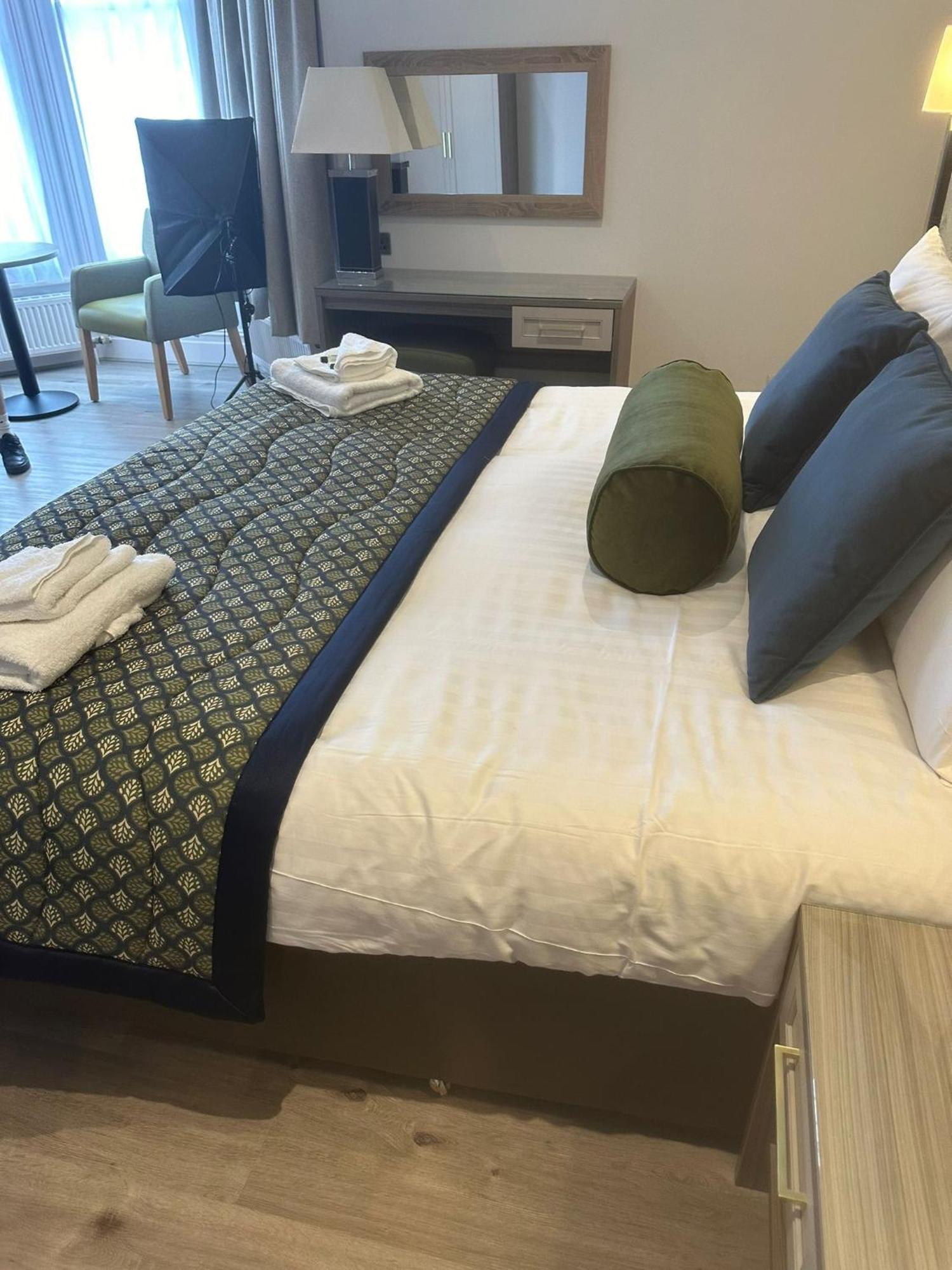 Hotel Coco Филикстоу Экстерьер фото
