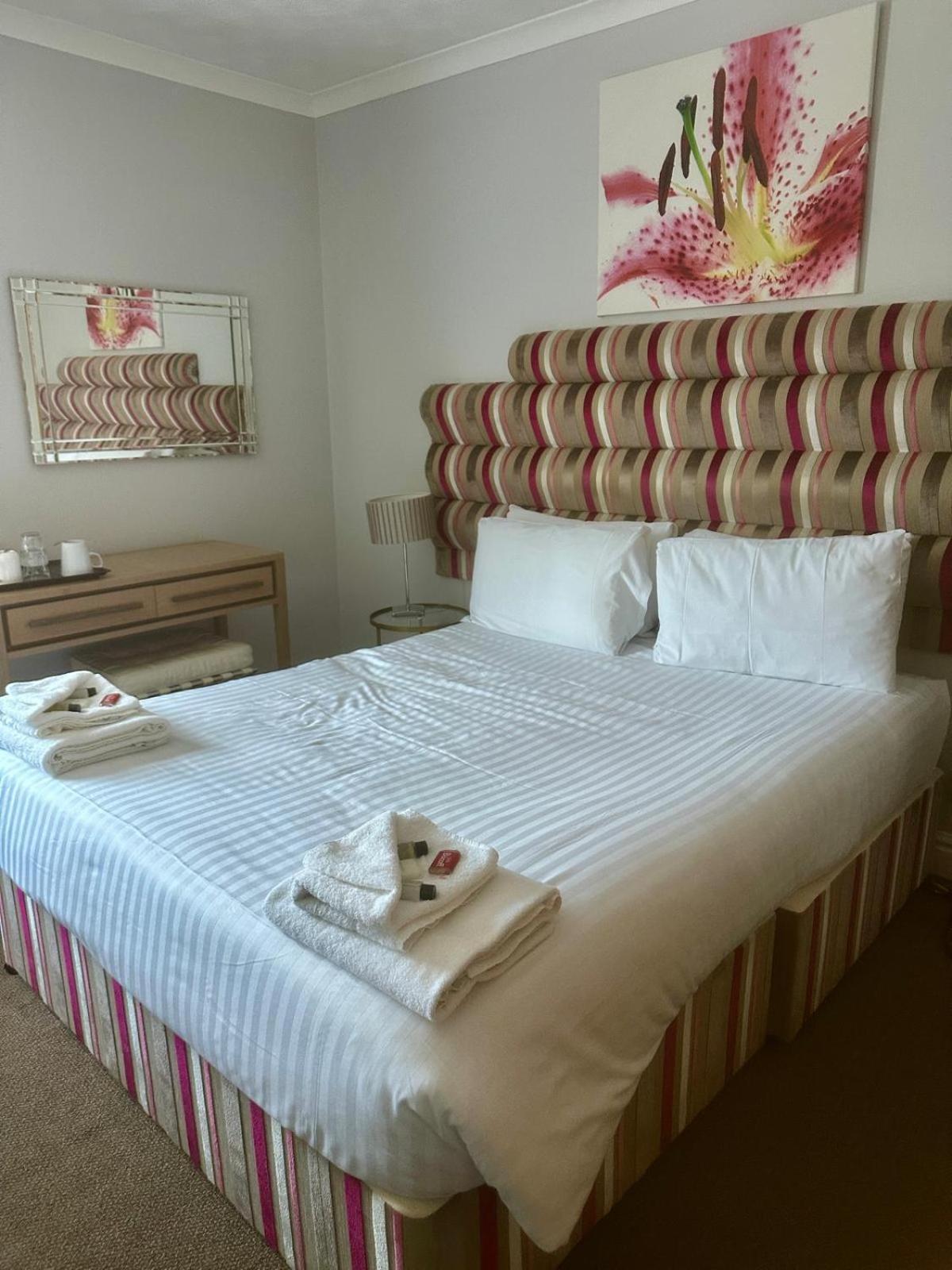 Hotel Coco Филикстоу Экстерьер фото