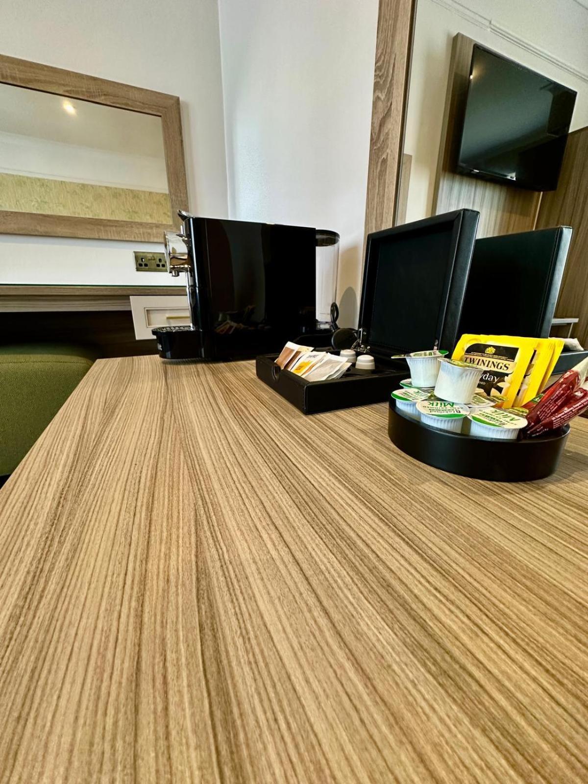 Hotel Coco Филикстоу Экстерьер фото