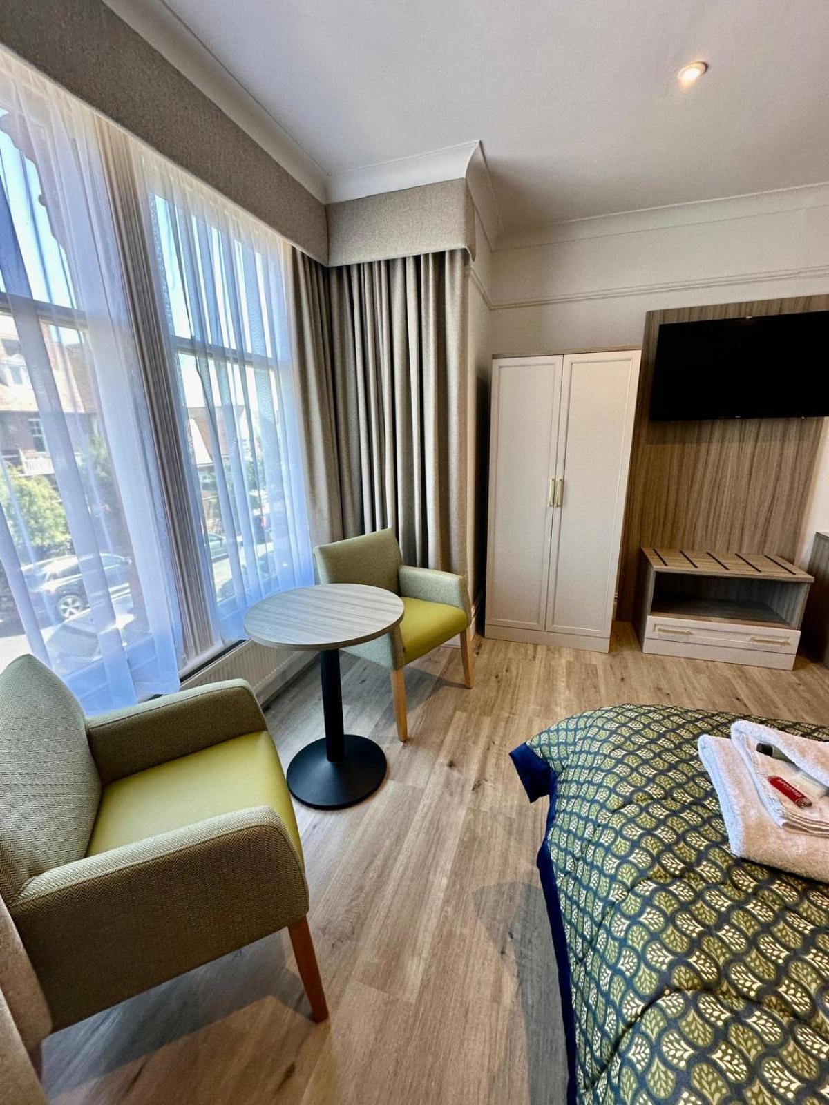 Hotel Coco Филикстоу Экстерьер фото